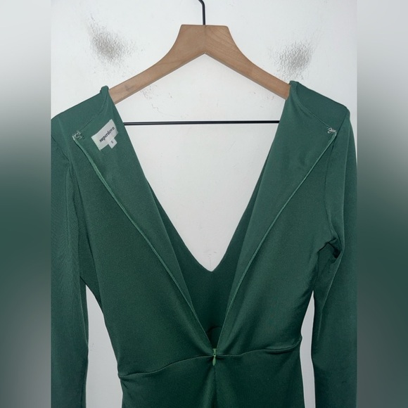 SUPERDOWN Martyna Deep V Dress in Emerald Size Small - Picture 10 of 13